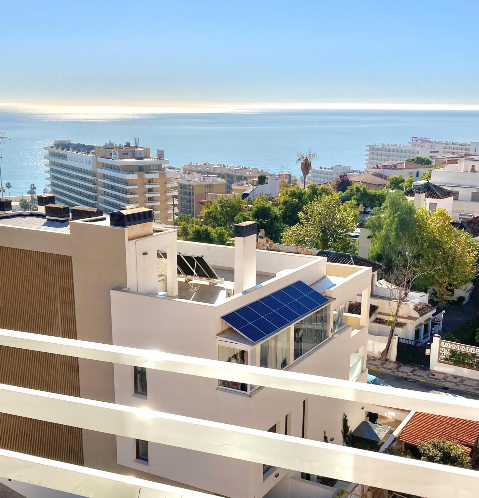 Beautiful Mediterranean Views In Central 托雷莫利诺斯 外观 照片