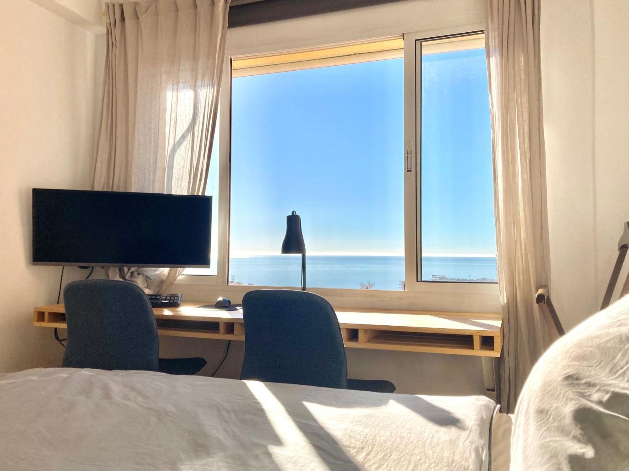 Beautiful Mediterranean Views In Central 托雷莫利诺斯 外观 照片